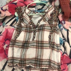 Plaid short sleeved shirt